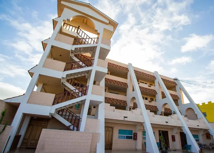 Hotel near College: 3 Dolphins